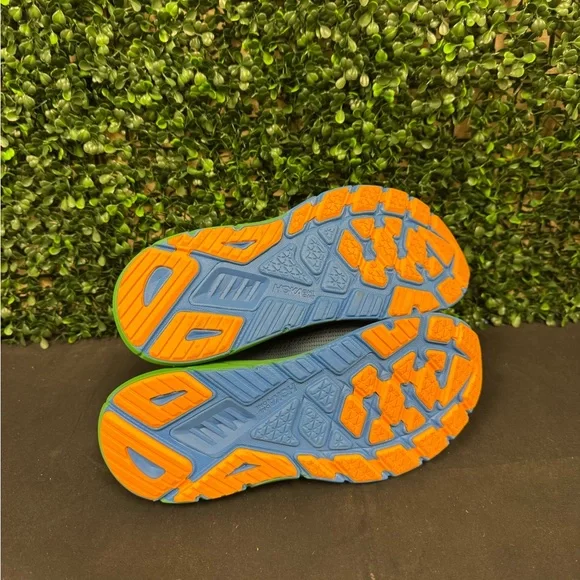Hoka Arahi 7 - M8